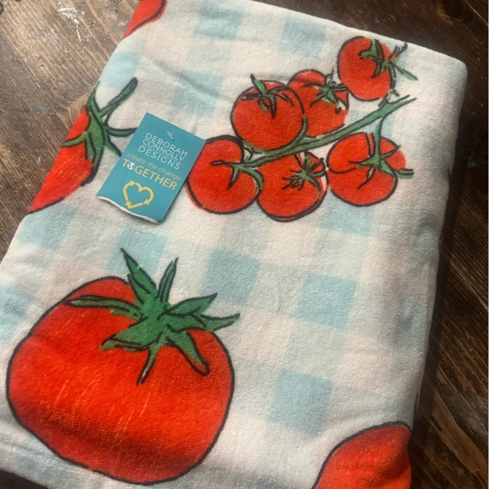 Deborah Connolly Designs🍅 DARLING Tomato Print Towel- machine washable🍅🍅